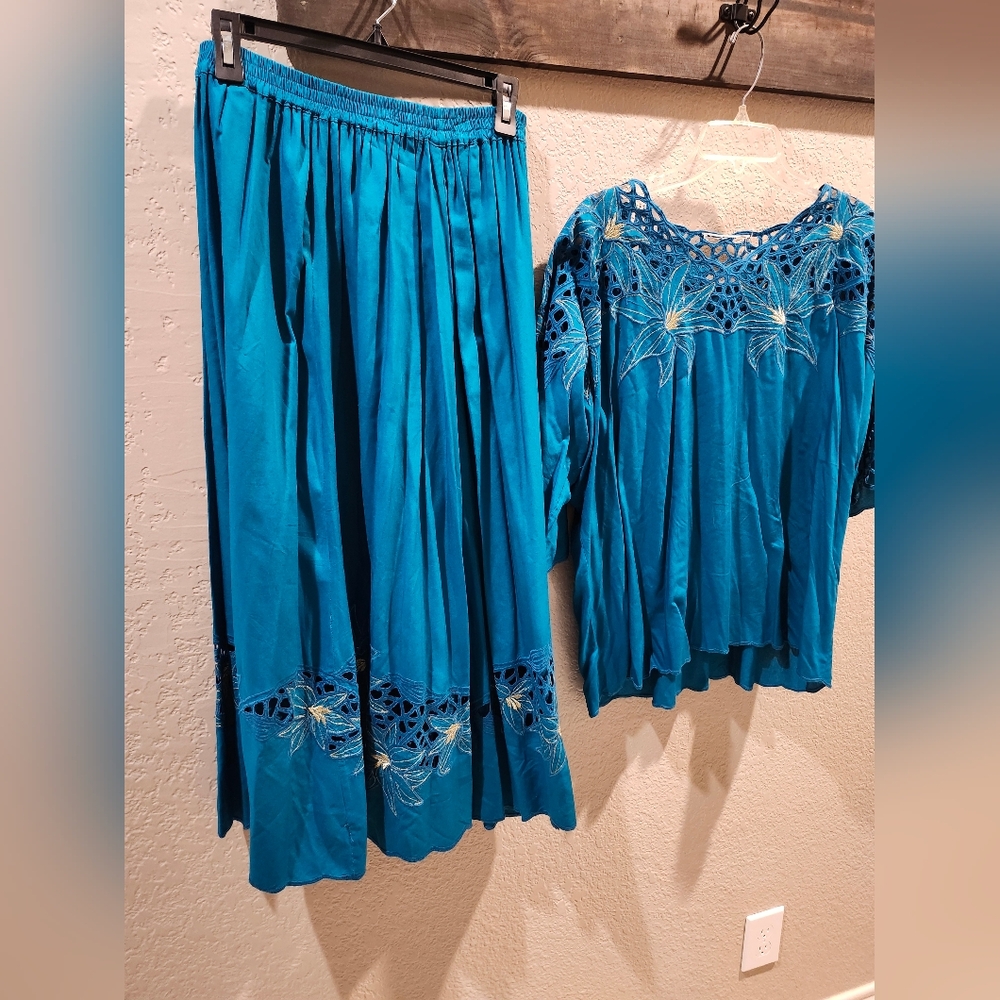 Beautiful Teal/Turquoise Bali Emerald Embroidered Top and Skirt Set